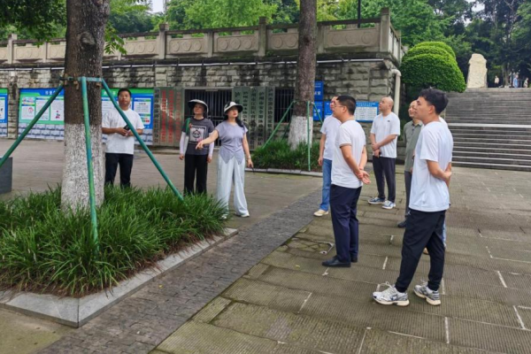 興綠園林公司開展防洪防汛地質(zhì)災(zāi)害綜合督導(dǎo)檢查暨現(xiàn)場安全環(huán)保工作會